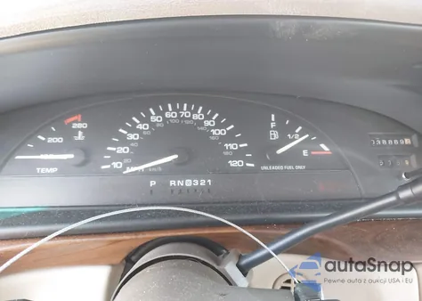 1996 Oldsmobile 88 Ls z USA, uszkodzony, nr VIN 1G3HN52K6T4828387